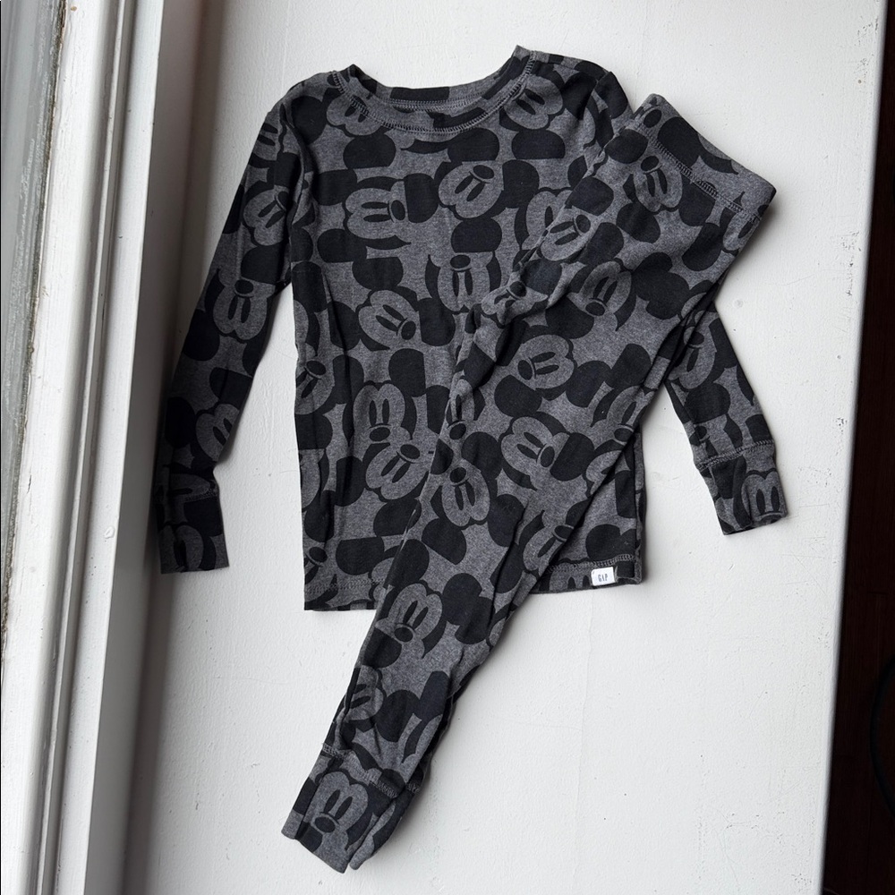 GAP Disney Mickey Kids Pajama Set - Size 6